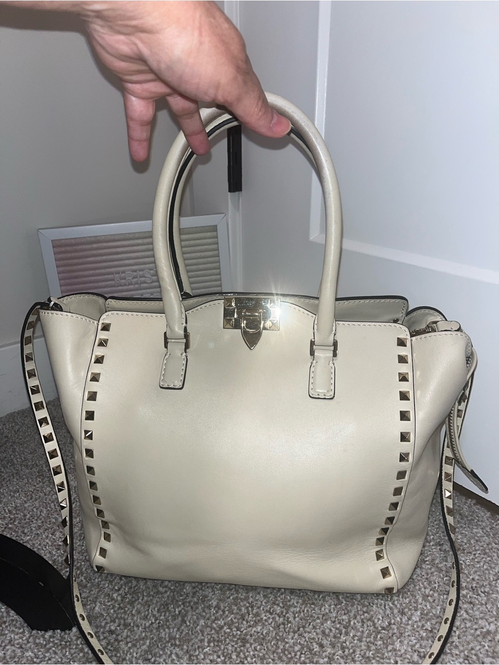 Valentino Garavani Cream Leather Rockstud Trapeze Tote - Picture 11 of 16